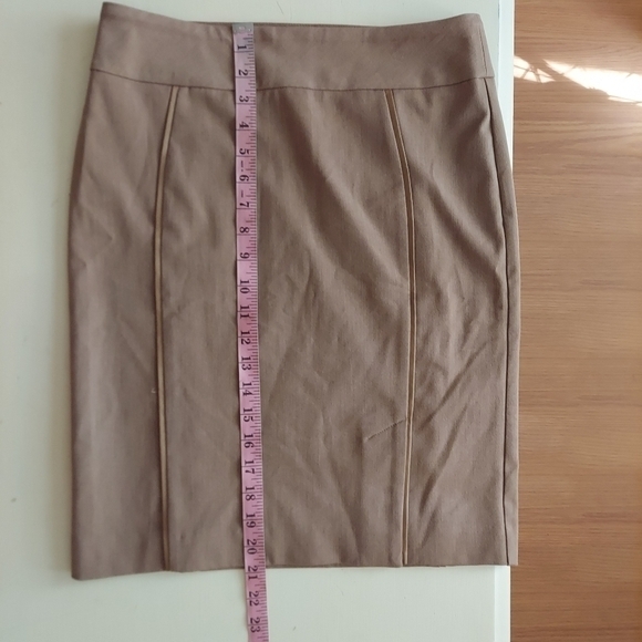 Rekucci Collection Tan Pencil Skirt Stretch Size 6 - Picture 6 of 7
